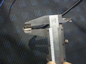 ＵＳＢ延長ケーブルのコネクタ幅採寸
